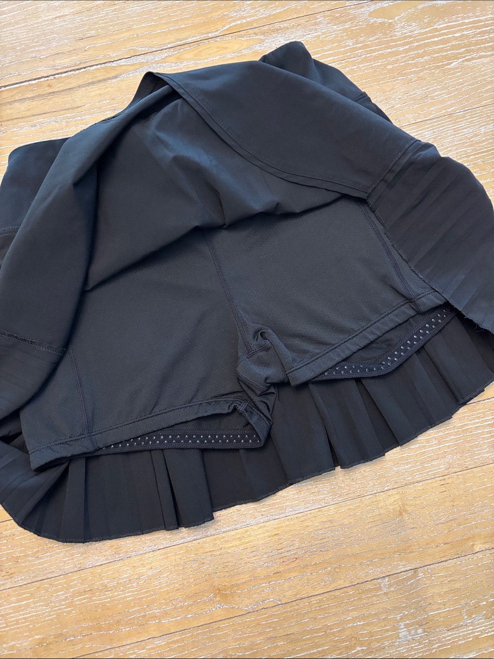Black Pleated Women's 🎾 Tennis Skirt/Skort, Small - Picture 4 of 4